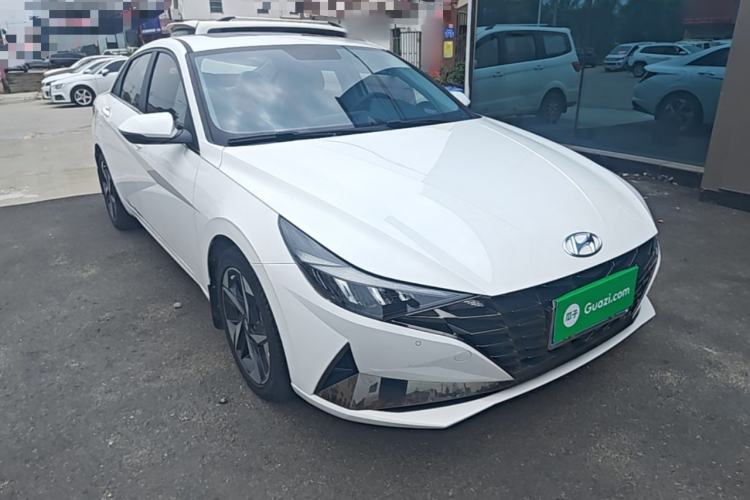 Used Hyundai Elantra 2022 1.5L CVT GLX Elite Edition Front Right 45 Deg
