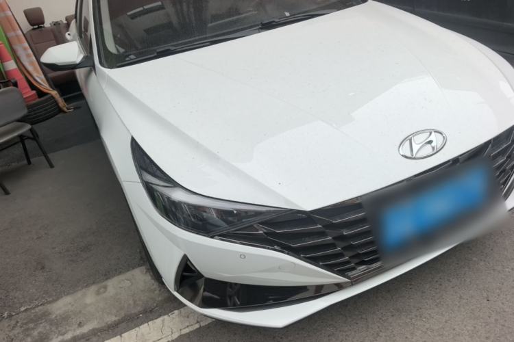 Used Hyundai Elantra 2022 1.5L CVT GLX Elite Edition Front Right 45 Deg