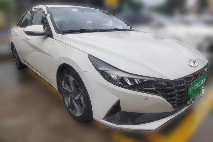 Used Hyundai Elantra 2022 1.5L CVT LUX Prestige Edition Front Right 45 Deg