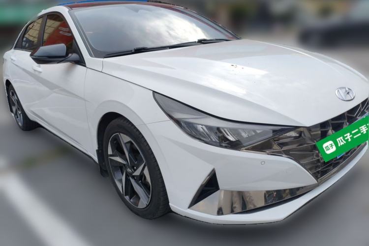 Used Hyundai Elantra 2022 240TGDi DCT LUX Prestige Edition Front Right 45 Deg