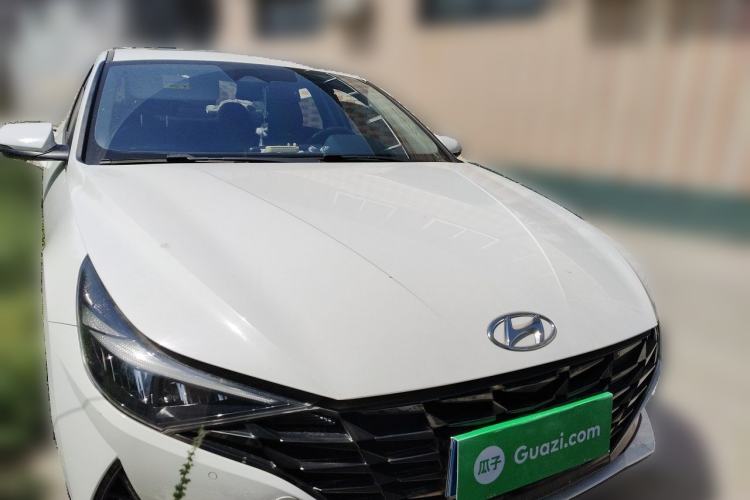 Used Hyundai Elantra 2022 1.5L CVT LUX Prestige Edition Front Right 45 Deg
