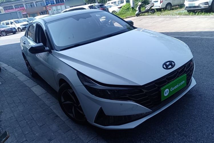 Used Hyundai Elantra 2022 1.5L CVT LUX Prestige Edition Front Right 45 Deg