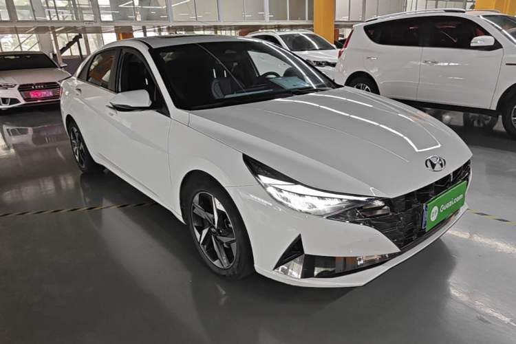 Used Hyundai Elantra 2022 240TGDi DCT LUX Prestige Edition Front Right 45 Deg