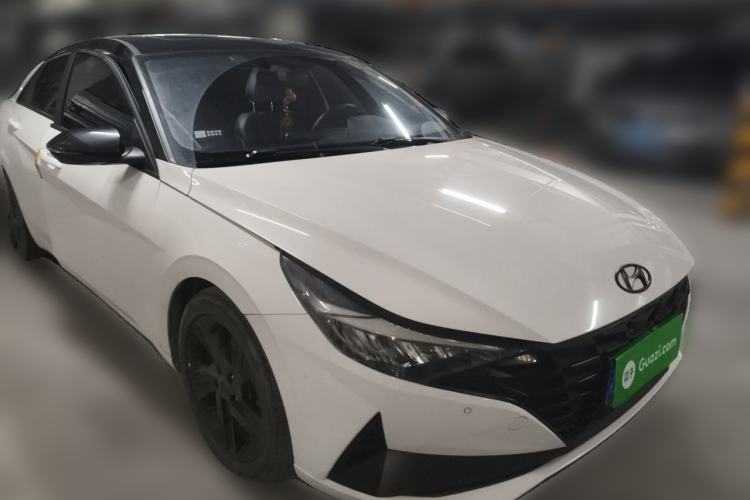 Used Hyundai Elantra 2022 1.5L CVT 20th Anniversary Edition Front Right 45 Deg