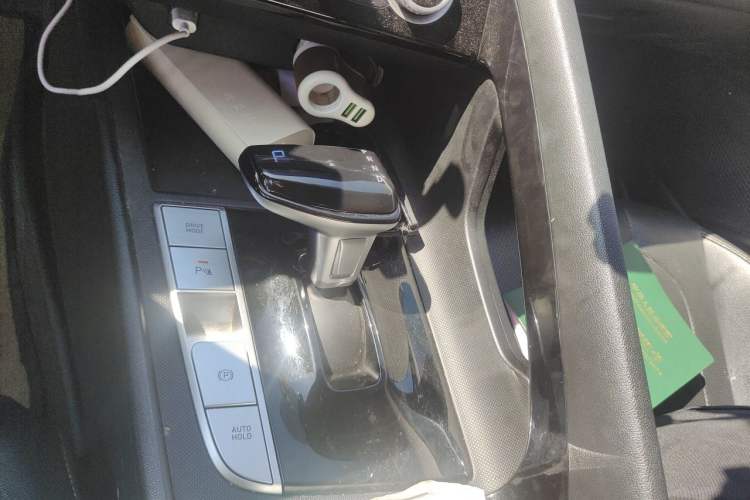 Used Hyundai Elantra 2022 1.5L CVT GLX Elite Edition Gear Lever