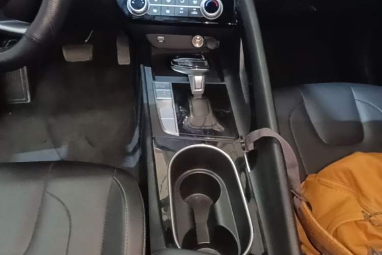 Used Hyundai Elantra 2022 1.5L CVT GLX Elite Edition Gear Lever