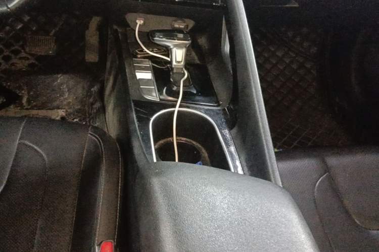 Used Hyundai Elantra 2022 1.5L CVT GLX Elite Edition Gear Lever