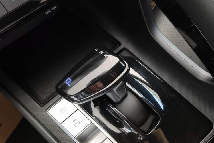 Used Hyundai Elantra 2022 1.5L CVT GLX Elite Edition Gear Lever