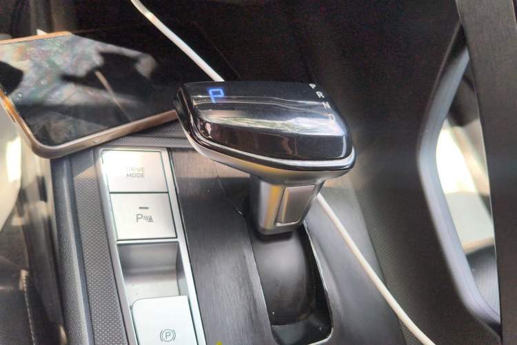 Used Hyundai Elantra 2022 1.5L CVT LUX Prestige Edition Gear Lever