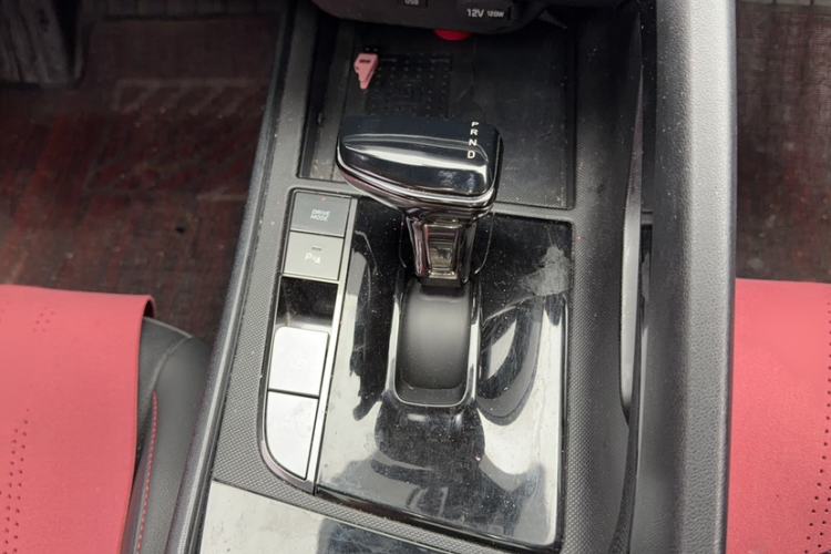 Used Hyundai Elantra 2022 240TGDi DCT LUX Prestige Edition Gear Lever