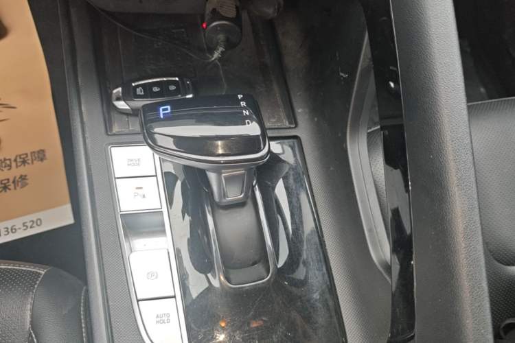 Used Hyundai Elantra 2022 1.5L CVT LUX Prestige Edition Gear Lever