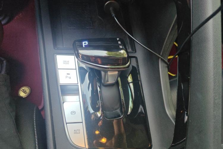 Used Hyundai Elantra 2022 1.5L CVT LUX Prestige Edition Gear Lever