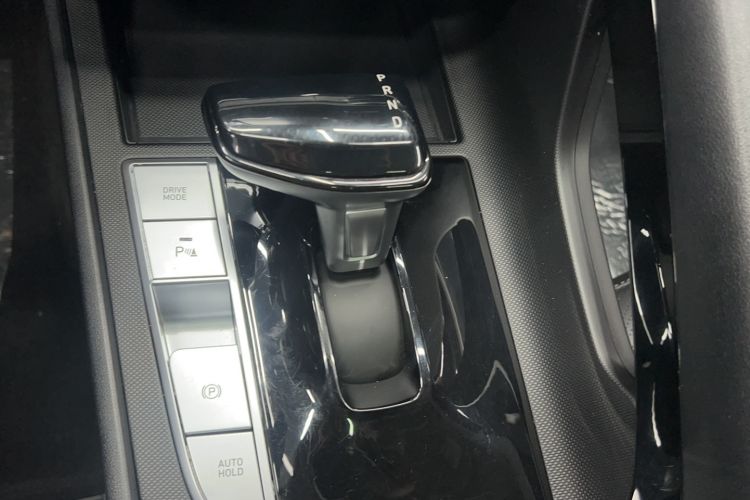 Used Hyundai Elantra 2022 1.5L CVT GLX Elite Edition Gear Lever
