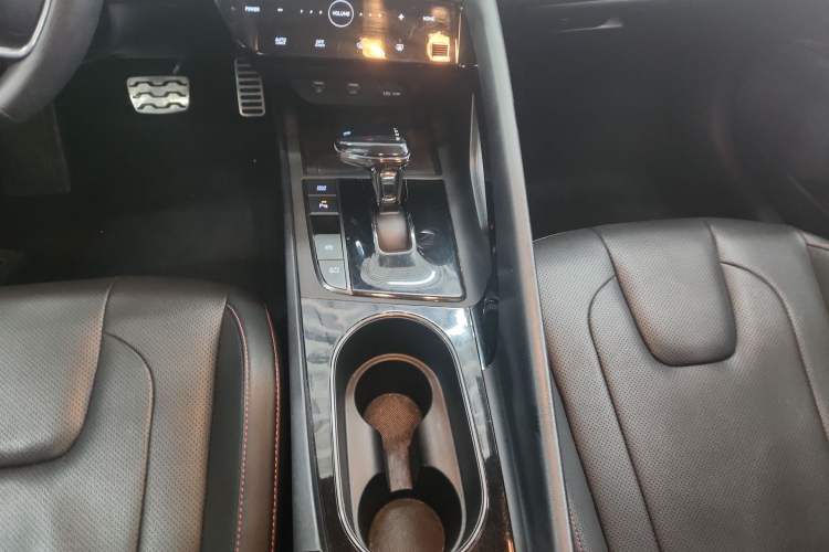 Used Hyundai Elantra 2022 240TGDi DCT LUX Prestige Edition Gear Lever