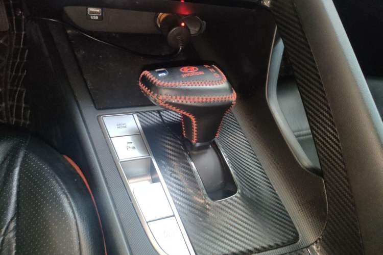Used Hyundai Elantra 2022 1.5L CVT GLX Elite Edition Gear Lever