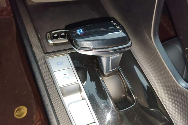 Used Hyundai Elantra 2022 1.5L CVT GLX Elite Edition Gear Lever