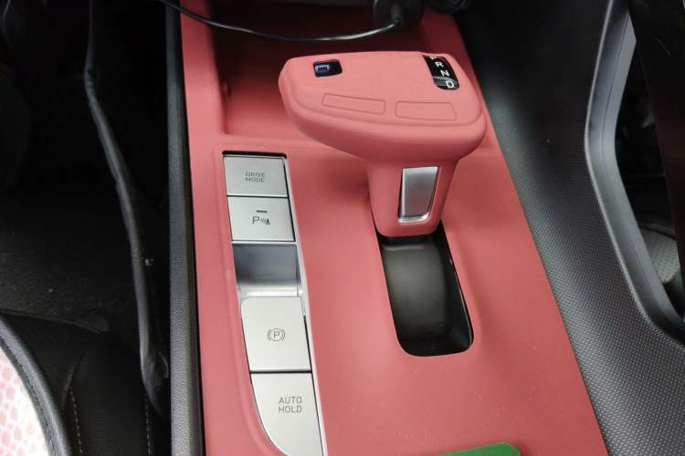 Used Hyundai Elantra 2022 1.5L CVT LUX Prestige Edition Gear Lever