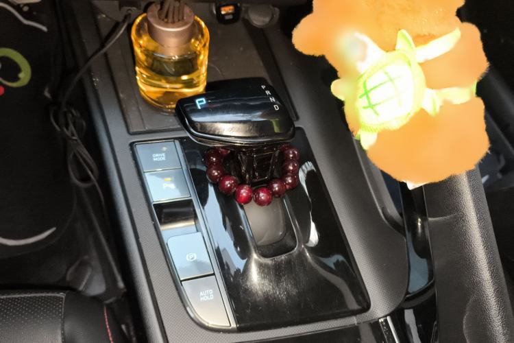Used Hyundai Elantra 2022 240TGDi DCT LUX Prestige Edition Gear Lever