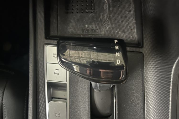 Used Hyundai Elantra 2022 1.5L CVT LUX Prestige Edition Gear Lever