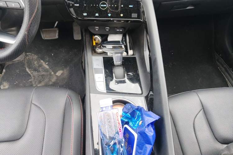 Used Hyundai Elantra 2022 1.5L CVT 20th Anniversary Edition Gear Lever