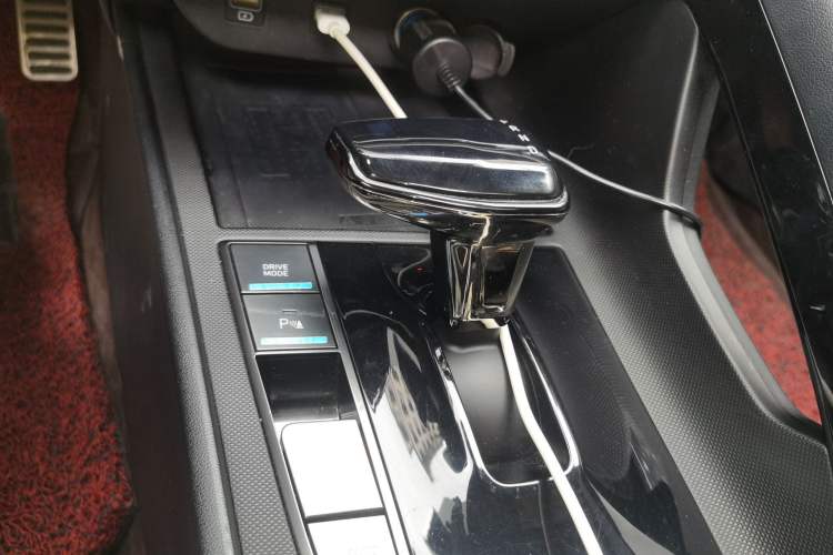 Used Hyundai Elantra 2022 240TGDi DCT LUX Prestige Edition Gear Lever