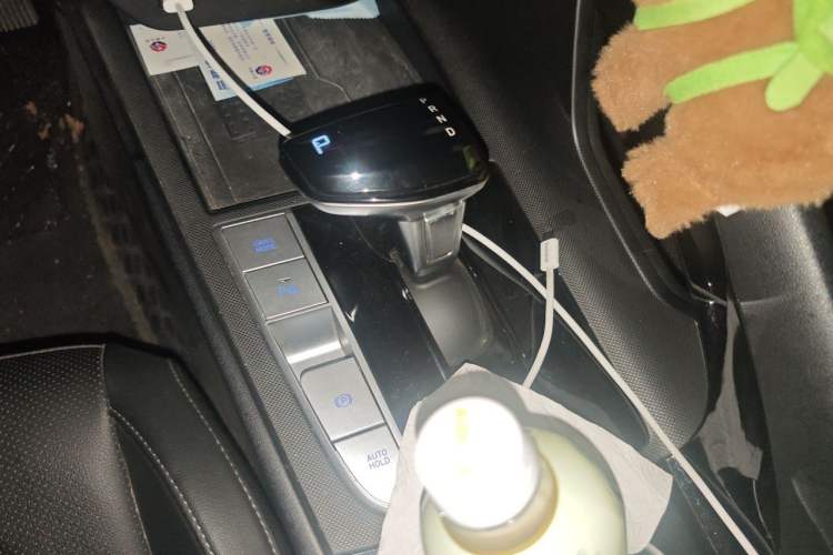 Used Hyundai Elantra 2022 1.5L CVT LUX Prestige Edition Gear Lever