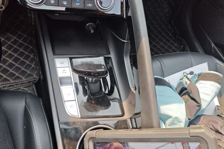Used Hyundai Elantra 2022 1.5L CVT GLX Elite Edition Gear Lever