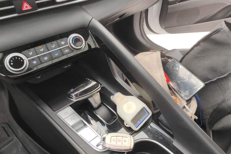 Used Hyundai Elantra 2022 1.5L CVT GLX Elite Edition Gear Lever