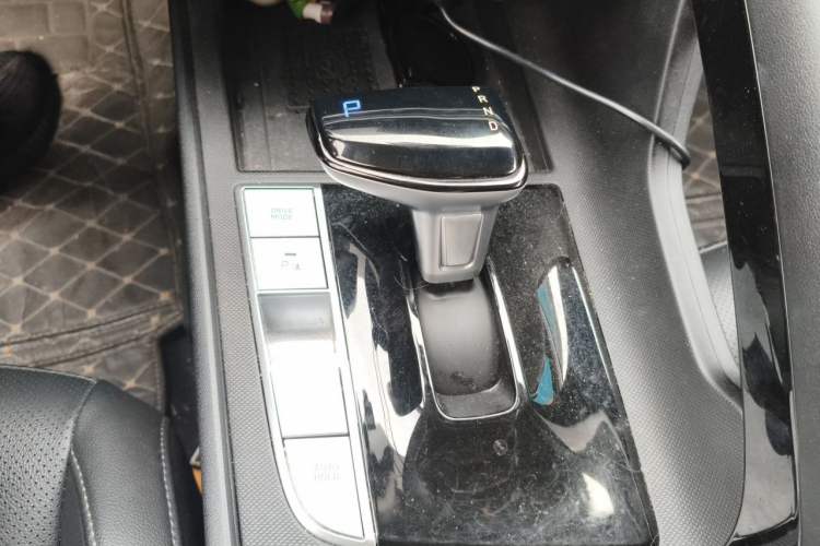 Used Hyundai Elantra 2022 1.5L CVT LUX Prestige Edition Gear Lever