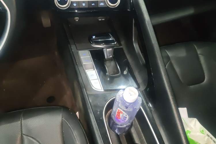 Used Hyundai Elantra 2022 1.5L CVT GLX Elite Edition Gear Lever