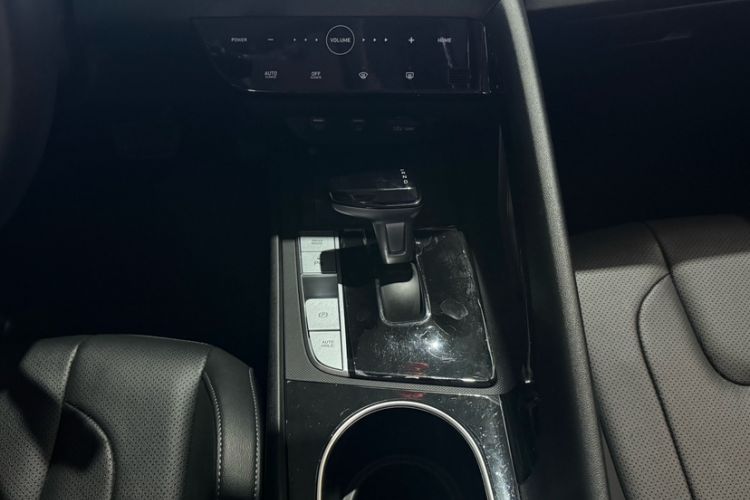 Used Hyundai Elantra 2022 1.5L CVT LUX Prestige Edition Gear Lever
