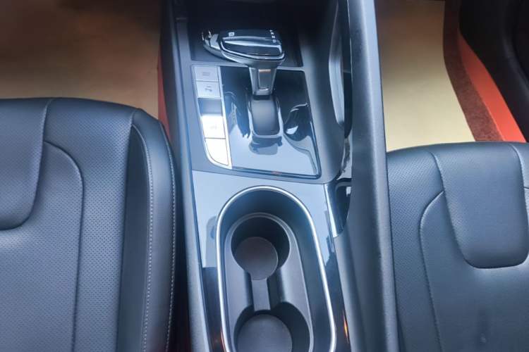 Used Hyundai Elantra 2022 1.5L CVT GLX Elite Edition Gear Lever