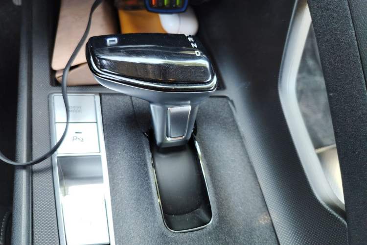 Used Hyundai Elantra 2022 1.5L CVT LUX Prestige Edition Gear Lever