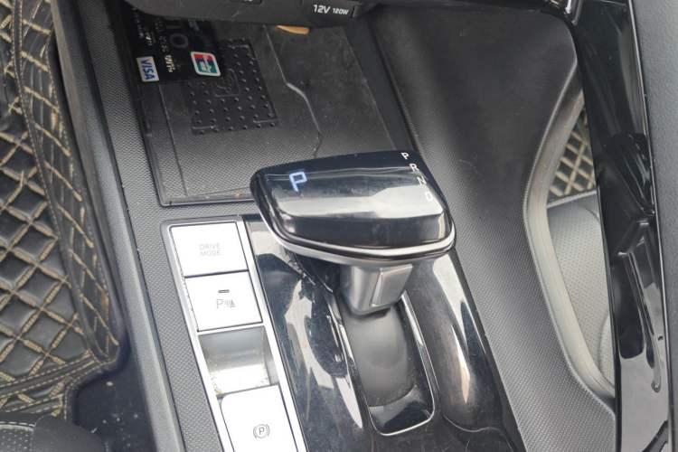 Used Hyundai Elantra 2022 1.5L CVT LUX Prestige Edition Gear Lever