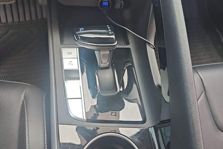 Used Hyundai Elantra 2022 1.5L CVT GLX Elite Edition Gear Lever