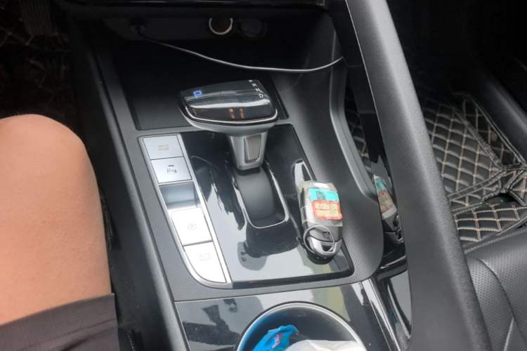 Used Hyundai Elantra 2022 1.5L CVT GLX Elite Edition Gear Lever