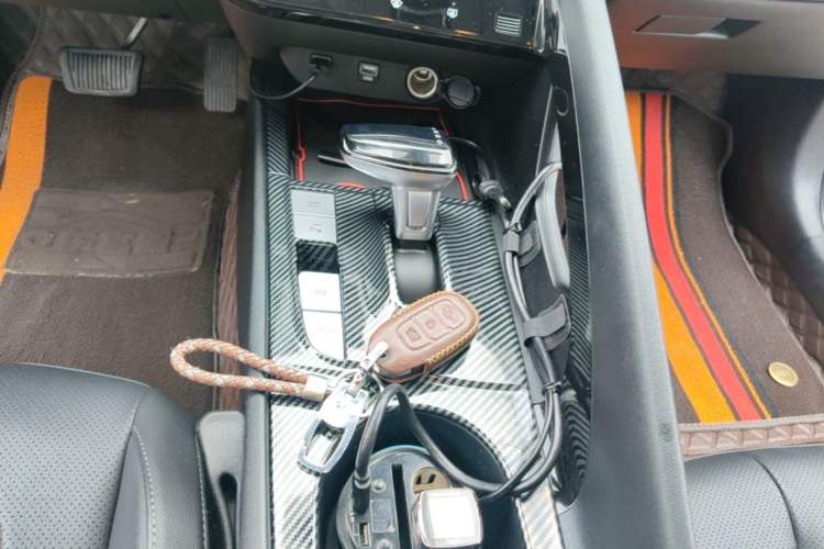 Used Hyundai Elantra 2022 1.5L CVT LUX Prestige Edition Gear Lever