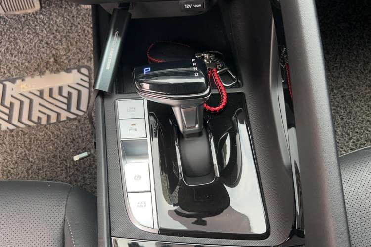 Used Hyundai Elantra 2022 1.5L CVT GLX Elite Edition Gear Lever