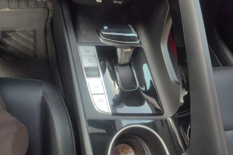 Used Hyundai Elantra 2022 1.5L CVT LUX Prestige Edition Gear Lever