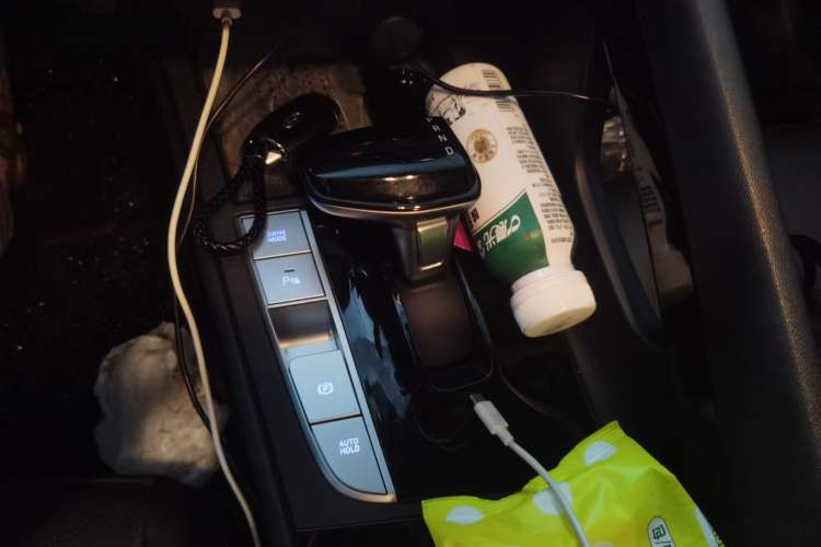 Used Hyundai Elantra 2022 1.5L CVT LUX Prestige Edition Gear Lever