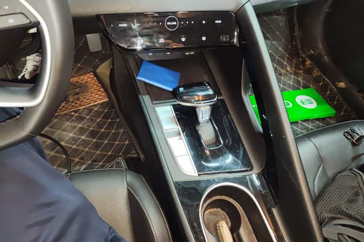 Used Hyundai Elantra 2022 1.5L CVT GLX Elite Edition Gear Lever