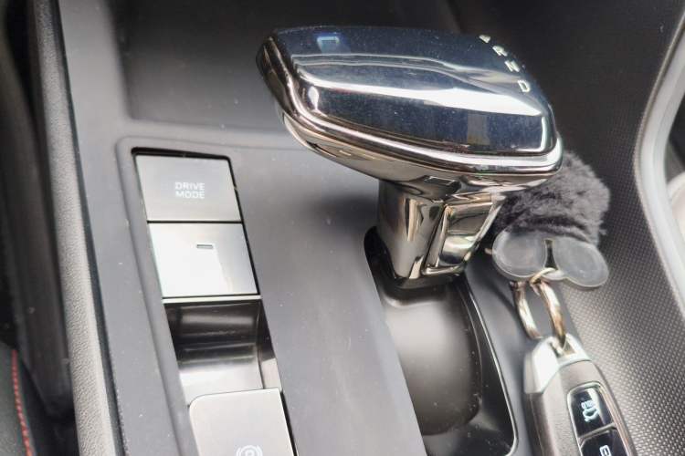 Used Hyundai Elantra 2022 240TGDi DCT LUX Prestige Edition Gear Lever