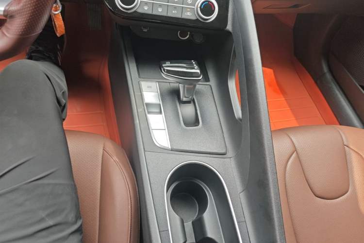 Used Hyundai Elantra 2022 1.5L CVT GLS Leading Edition Gear Lever