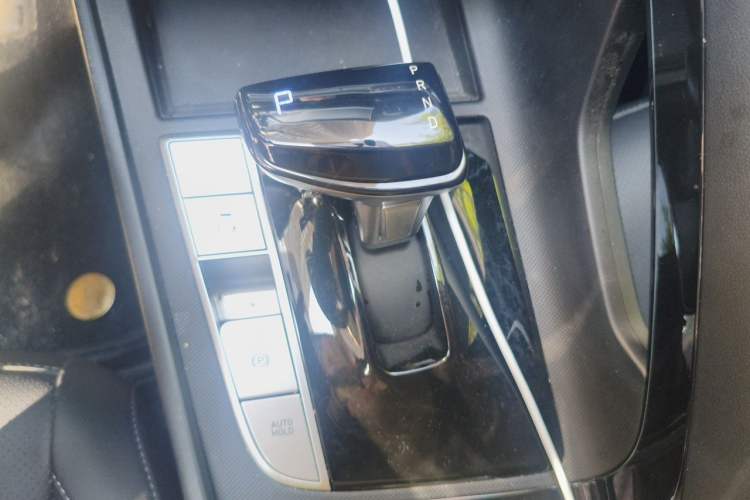 Used Hyundai Elantra 2022 1.5L CVT GLX Elite Edition Gear Lever
