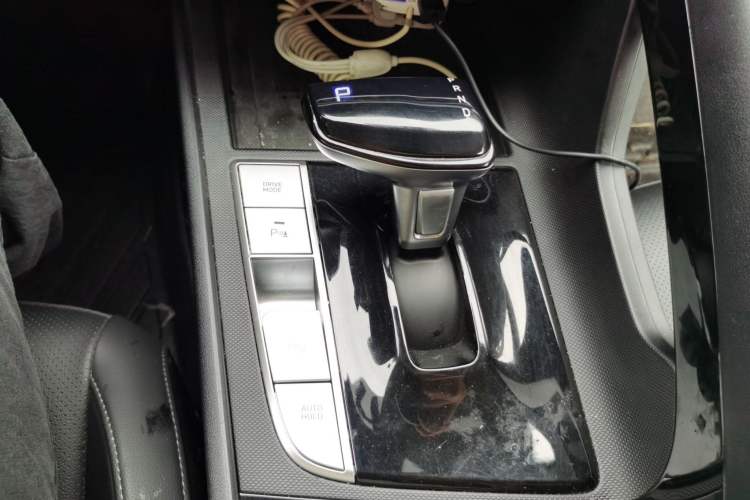 Used Hyundai Elantra 2022 1.5L CVT LUX Prestige Edition Gear Lever