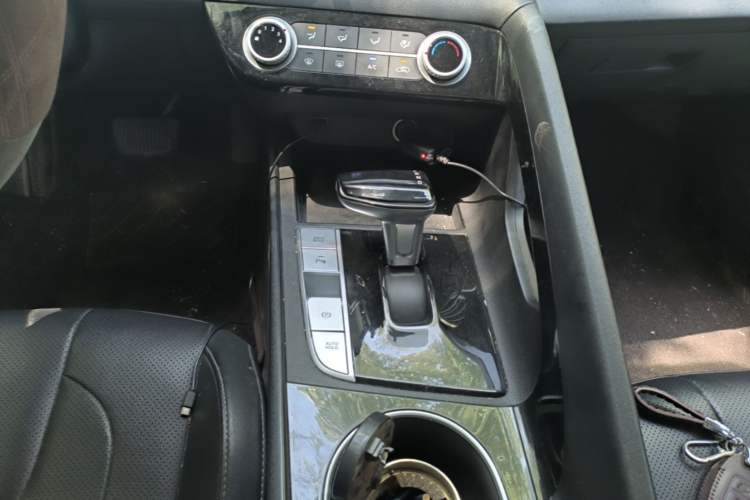 Used Hyundai Elantra 2022 1.5L CVT GLX Elite Edition Gear Lever