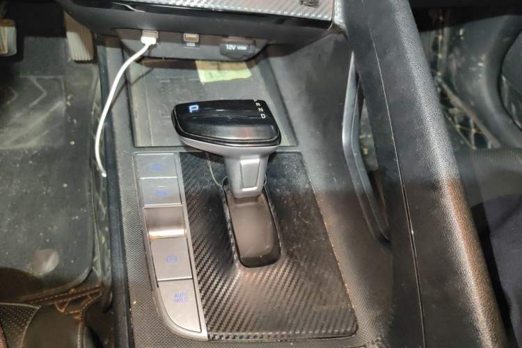 Used Hyundai Elantra 2022 1.5L CVT LUX Prestige Edition Gear Lever