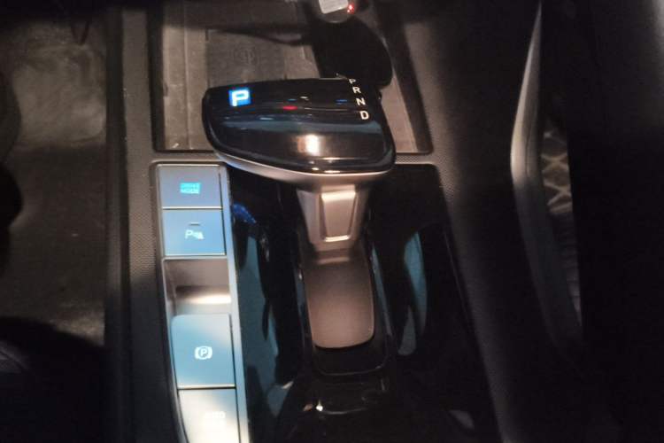 Used Hyundai Elantra 2022 1.5L CVT LUX Prestige Edition Gear Lever