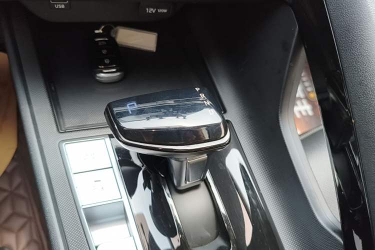 Used Hyundai Elantra 2022 1.5L CVT GLX Elite Edition Gear Lever