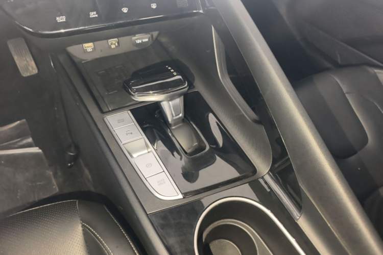 Used Hyundai Elantra 2022 1.5L CVT LUX Prestige Edition Gear Lever